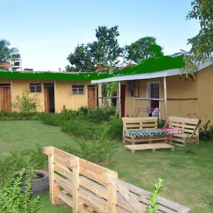 Tamasha Budget Guest House Bed & Breakfast